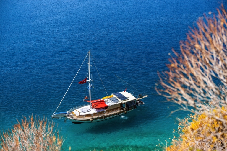 Kas: całodniowa prywatna wycieczka łodzią na wyspy Kas z lunchem