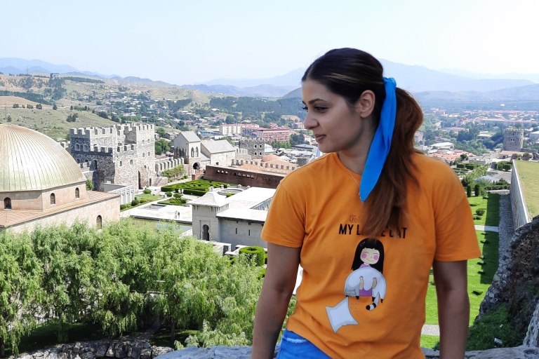 Desde Tbilisi: excursión de un día a Vardzia, Rabati y Borjomi