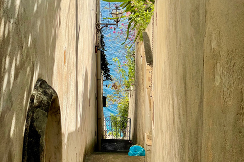 Positano: Old Town Walking Tour with Archaeologist Guide