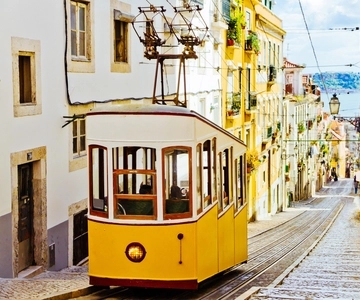 Da Portimão o Albufeira: escursione guidata di un'intera giornata a Lisbona
