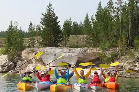 Grant Village: Yellowstone Lake Guided Kayak Tour