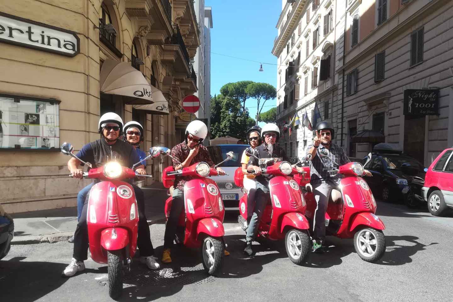 Rome: City Highlights Vespa Tour with Driver