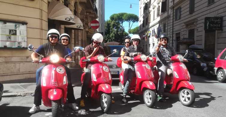Rooma: Kaupungin kohokohdat Vespa-kierros kuljettajan kanssa