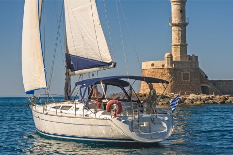 Chania: Private Sailing Trip with Snacks and Drinks