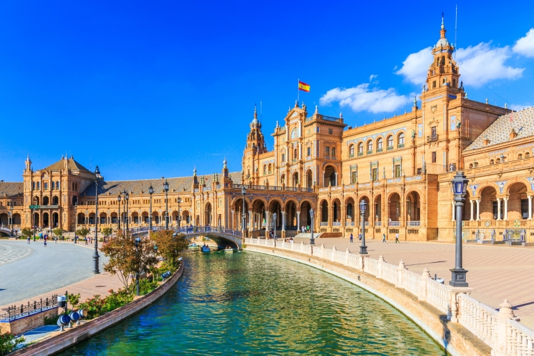 Seville: Self-Guided Scavenger Hunt and City Walking Tour
