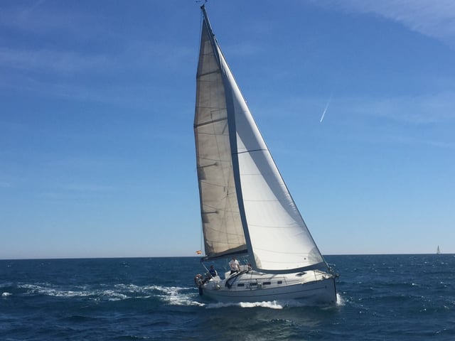 Barcelona: crucero a vela con desayuno