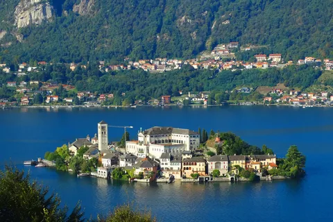 Orta: Private Lake Orta and Isola San Giulio Tour