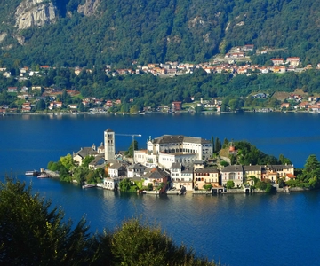 Orta: Private Lake Orta and Isola San Giulio Tour