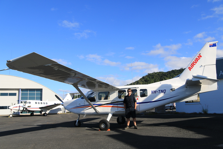 Cairns: 40-minütiger Rundflug über das Great Barrier Reef