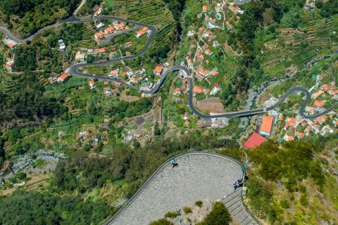 Vallei van de nonnen en Bergen 4X4 Tour van Funchal