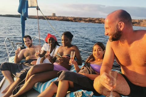 Ibiza: Sailing Day Trip to Formentera with Cava and Snacks