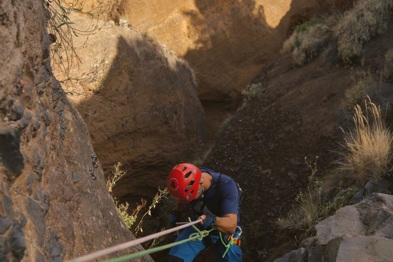 Tenerife: excursion de canyoning à Los Arcos avec guide de canyoning