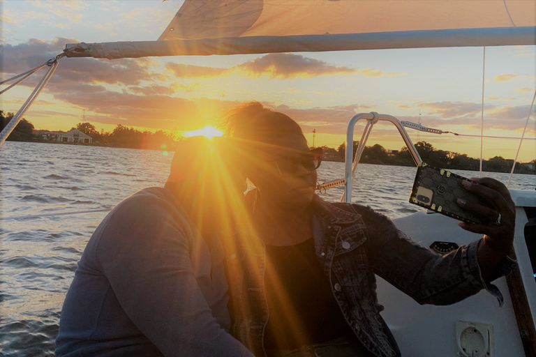 Orlando: viagem privada de barco ao pôr do sol no lago Fairview