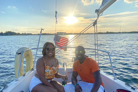 Orlando: Paseo privado en velero al atardecer por el lago Fairview