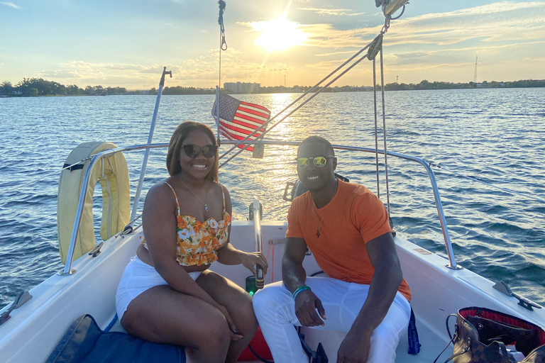 Orlando: Private Sunset Sailing Trip on Lake Fairview