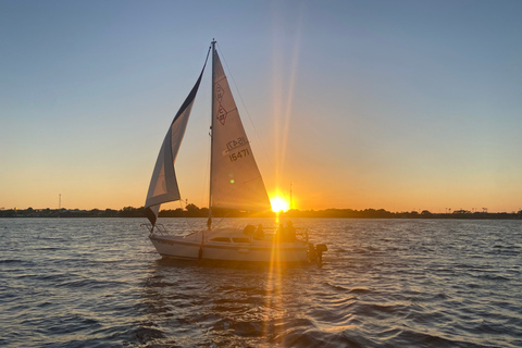 Orlando: gita privata in barca a vela al tramonto sul lago Fairview