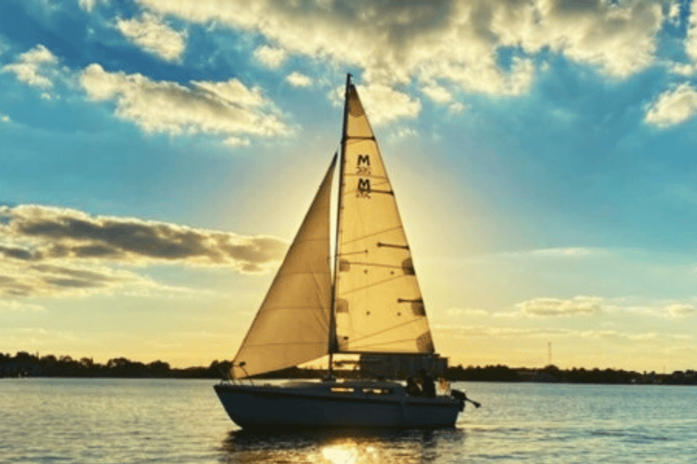 Orlando: Paseo privado en velero al atardecer por el lago Fairview