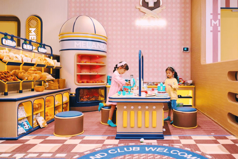 Beijing: Meland Club Indoor Playground Admission2 Adults - 1 Child package