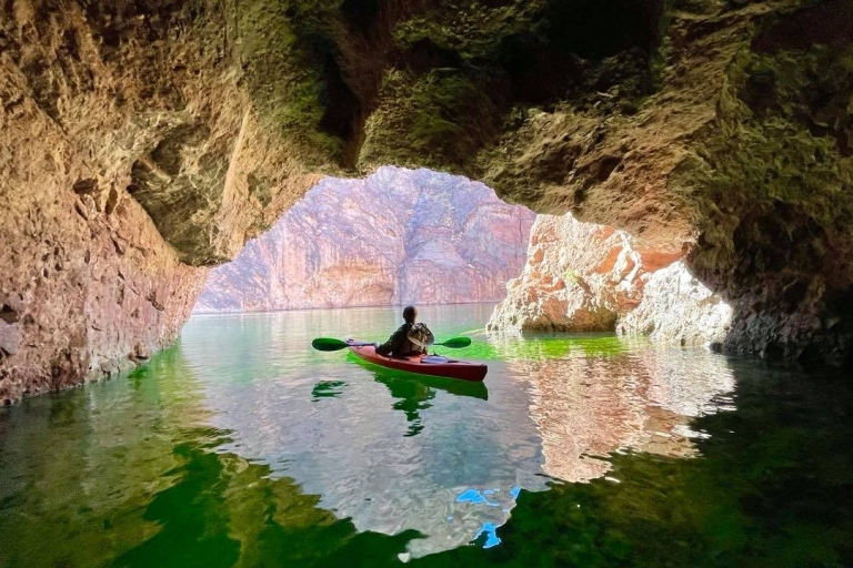 Van Las Vegas: kajaktocht Colorado River Black CanyonLas Vegas: Emerald Cave begeleide kajaktocht (halve dag)