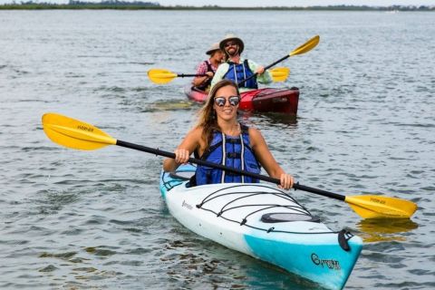 Folly Beach: Folly River Kayak Tour with Dolphin Watching