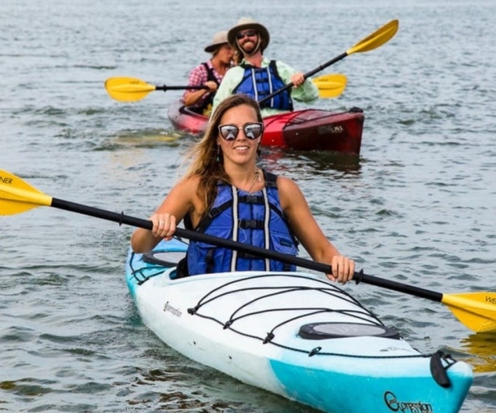 Folly Beach: Folly River Kayak Tour with Dolphin Watching