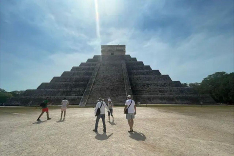 From Mérida: Chichén Itzá, Cenote, and Izamal Day Trip