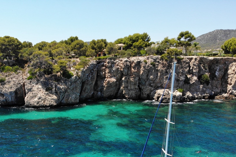 Can Pastilla: passeio de barco a vela com mergulho com snorkel, tapas e bebidasTour Privado de 4 Horas