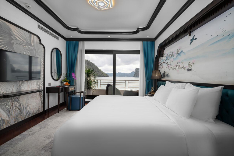 Ha Long 6★ Kreuzfahrt: 2-tägige Tour zur Titop-Insel und zur Sung Sot-Höhle