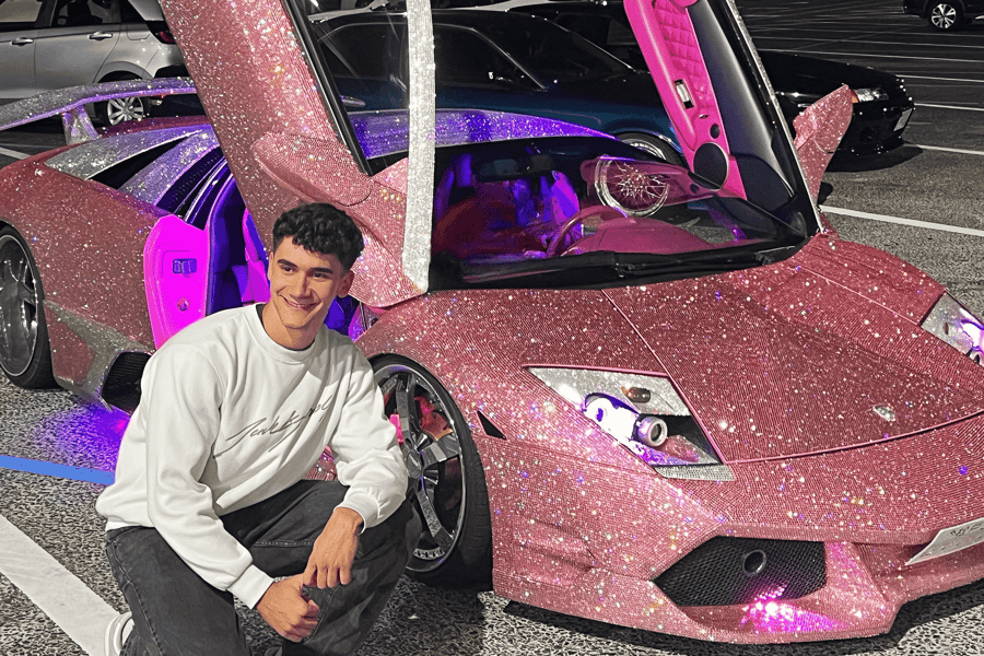 Tokyo JDM Tour: Daikoku PA (getunte JDM-Autos, Skyline GTR, RX7). Foto: GetYourGuide