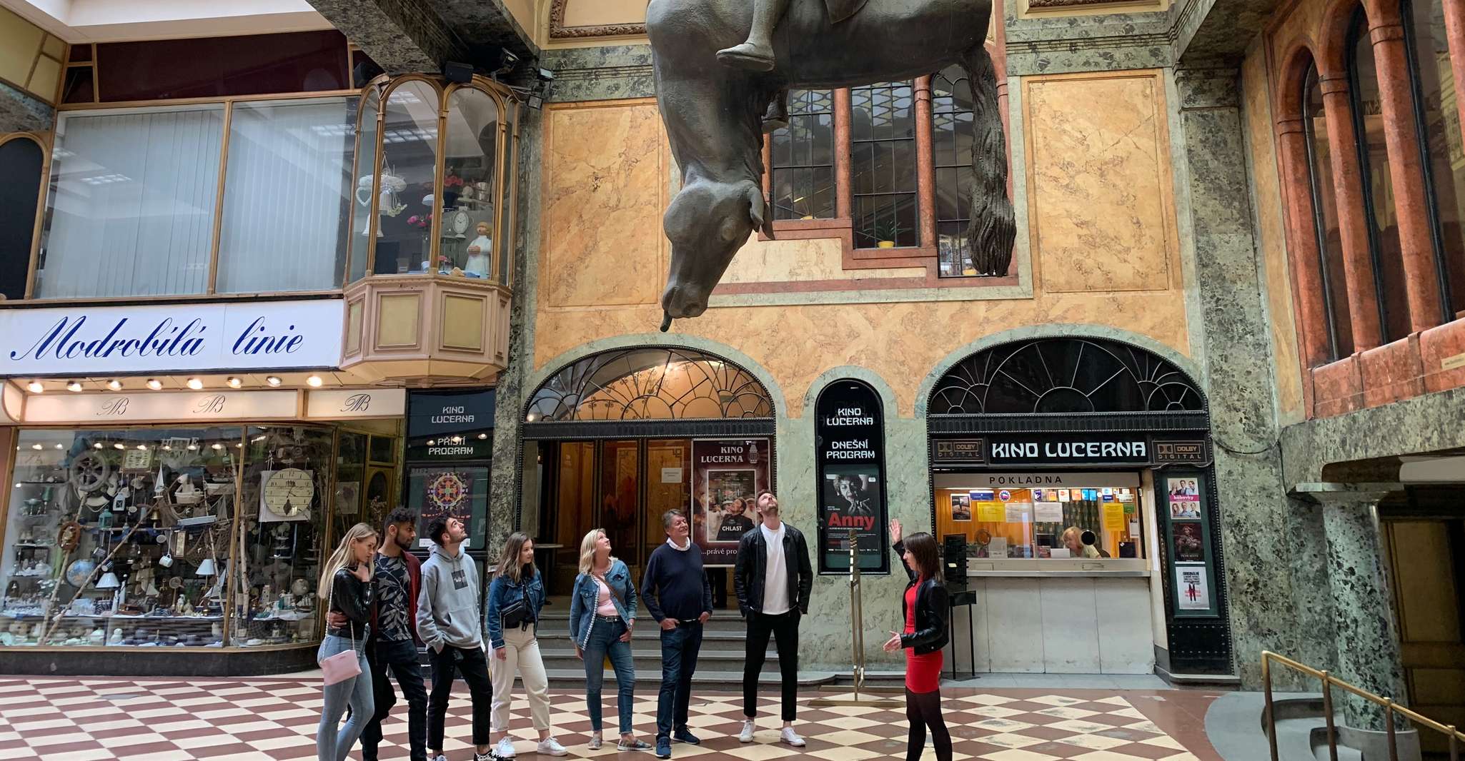Praga, Historic Pubs Tour con bevande - Hizvo