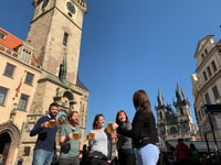 Praga, recorrido histórico por los pubs con bebidas - Hizvo