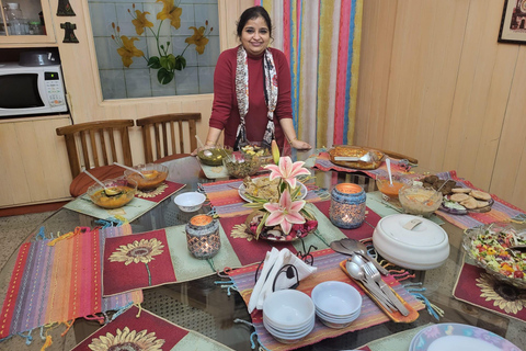 New Delhi: Traditional Indian Cooking Class &amp; Market Visit