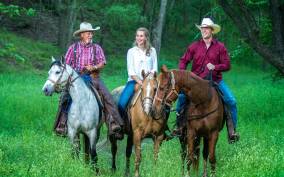 Waco: Horseback Riding Tour with Cowboy Guide