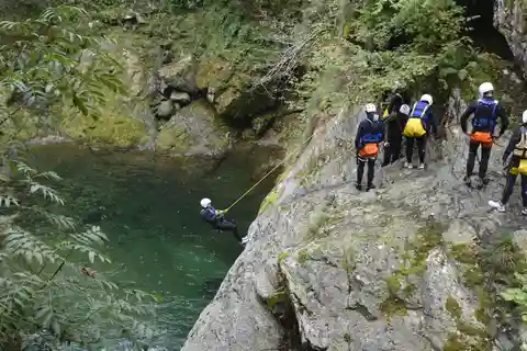 Valsesia (Piemonte): canyoning-oplevelse ved floden
