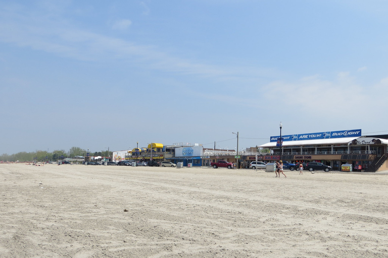 Wasaga Beach, Toronto: a Smartphone Audio Driving TourWasaga Beach, Toronto: Smartphone Audio Driving Tour