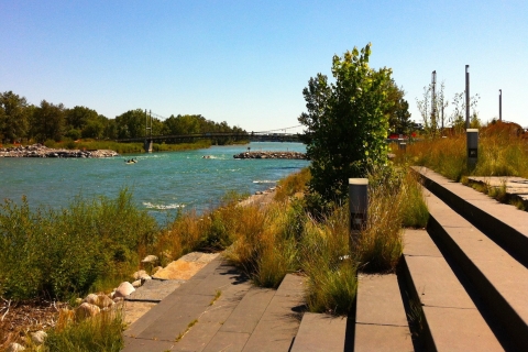 Calgary: piesza wycieczka po Bow River Trail ze smartfonem