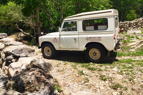 Uxmal : Visite privée des plantations dans une Land Rover d'époqueUxmal : visite des plantations privées dans un Land Rover d'époque