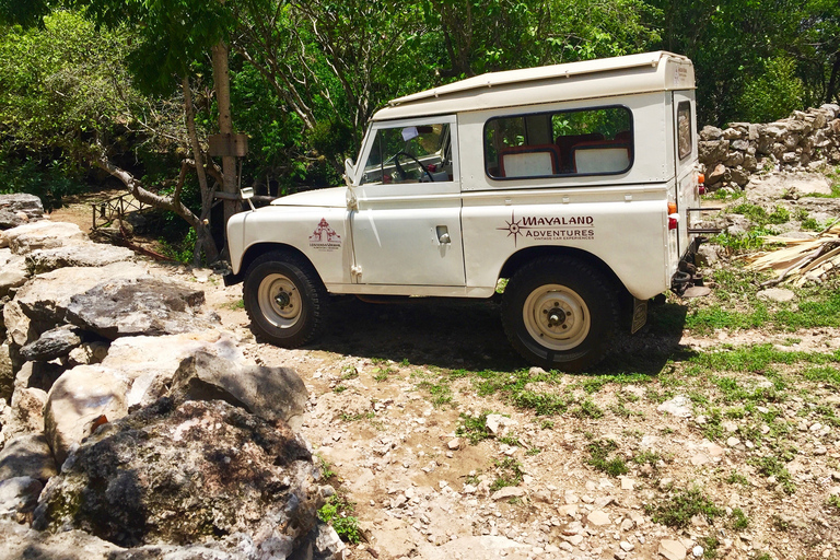 Uxmal: excursão privada às plantações em um Land Rover Vintage