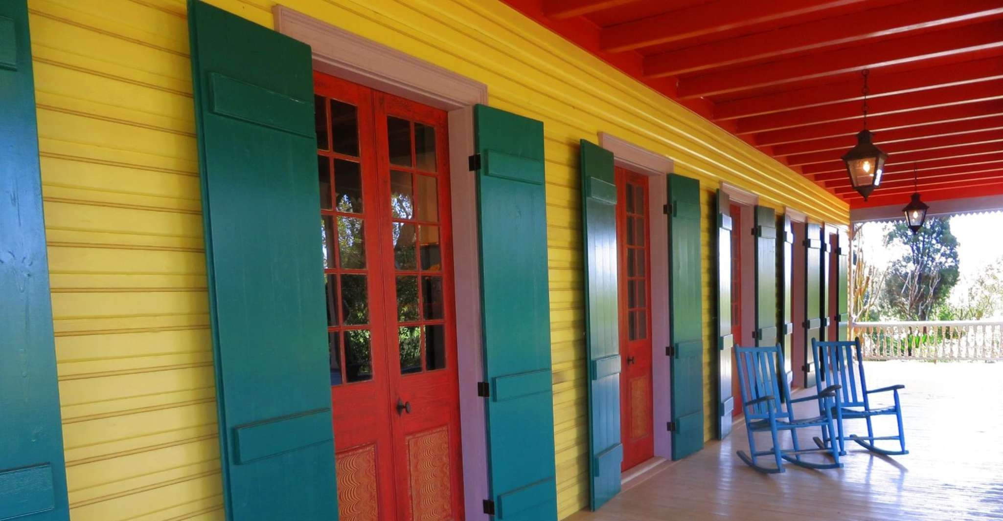 New Orleans, Oak Alley, & Laura or Whitney Plantation Tour - Housity