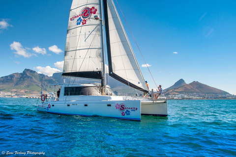 Kaapstad: luxe cruise bij zonsondergang van 1,5 uur met wijn