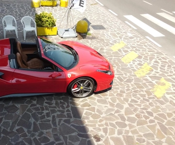 Maranello: Testrit Ferrari 488 Spider