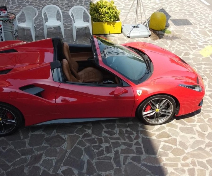 Maranello : Essai de la Ferrari 488 Spider