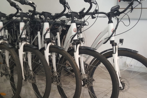 Rzym: wypożyczalnia rowerów elektrycznychWypożyczalnia E-rowerów od 9:00 do 7:00