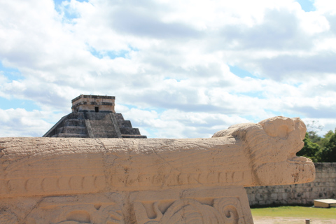 Depuis la Riviera Maya : visite de Chichén Itzá, cénote et ValladolidDepuis Tulum : visite de Chichén Itzá, cénote et Valladolid