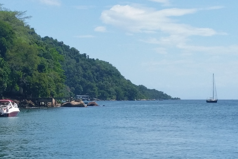 Rio de Janeiro: Angra dos Reis, Bootsfahrt zu den Inseln und Mittagessen