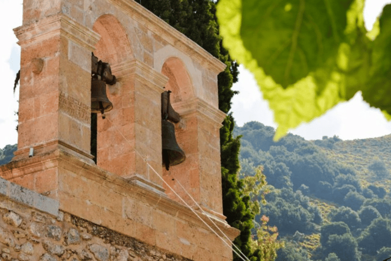 Desde Elounda: viaje privado a la cueva de Zeus y al palacio de KnossosViaje privado en limusina para 3 personas