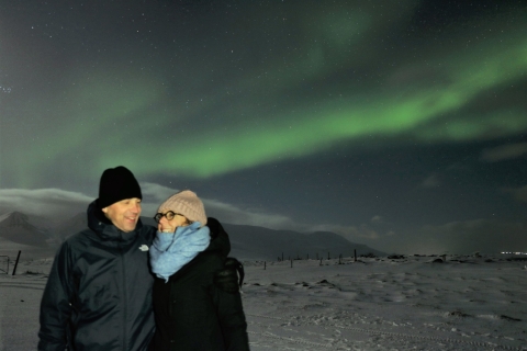 Akureyri: A la caza de la aurora borealTour de la aurora boreal con recogida en hoteles seleccionados