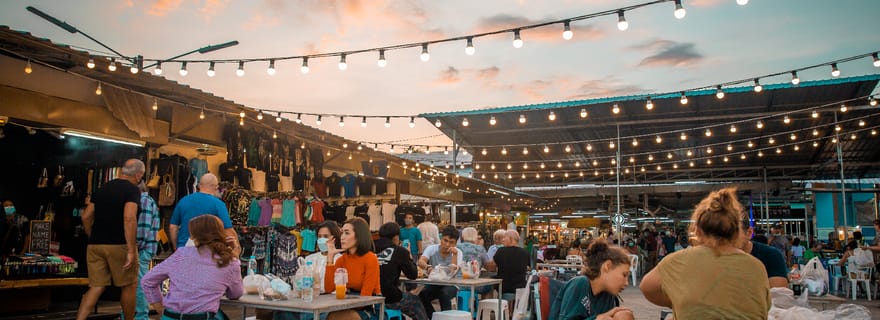De Khao Lak : Marché du week-end de Phuket Naka