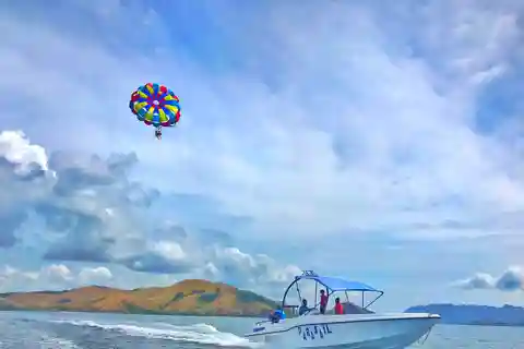 Coron: Parasailing Experience