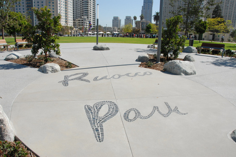 San Diego: Waterfront: tour com guia de áudio no smartphone a péSan Diego: passeio a pé autoguiado à beira-mar